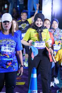 BIB: 3993, 3309, 3983
                            <button type="button" onclick="openModal(26237359)" class="btn btn-primary btn-sm float-right btn-popup" data-toggle="modal" data-target=".modal-high-quality">
                        <i class="fas fa-shopping-cart"></i> Add to Cart
                    </button>
                                            <button type="button" onclick="isThisMe(26237359, true)" class="btn btn-success btn-sm float-right btn-popup btn-isme hidden" data-toggle="tooltip" data-placement="bottom" title="นี่คือรูปของคุณใช่ไหม คลิกที่นี่เพื่อเอาเข้าอัลบั้ม">
                        <i class="fas fa-plus"></i> Add to album
                    </button>
                    <button type="button" onclick="isThisMe(26237359, false)" class="btn btn-warning btn-sm float-right btn-popup btn-isnotme hidden">
                        <i class="fas fa-ban"></i> Remove from album
                    </button>